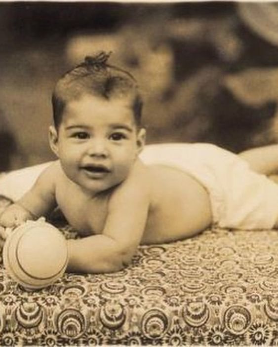90 лучших фото Фредди Меркьюри с усами и без