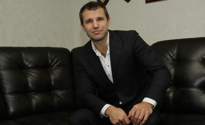 Актер Тимур Ефременков