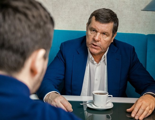 александр новиков биография семья жена дети фото