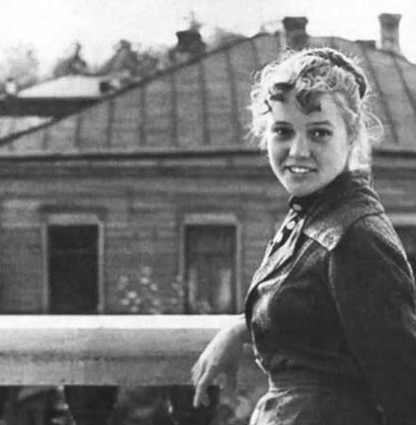 Екатерина Шаврина в юности